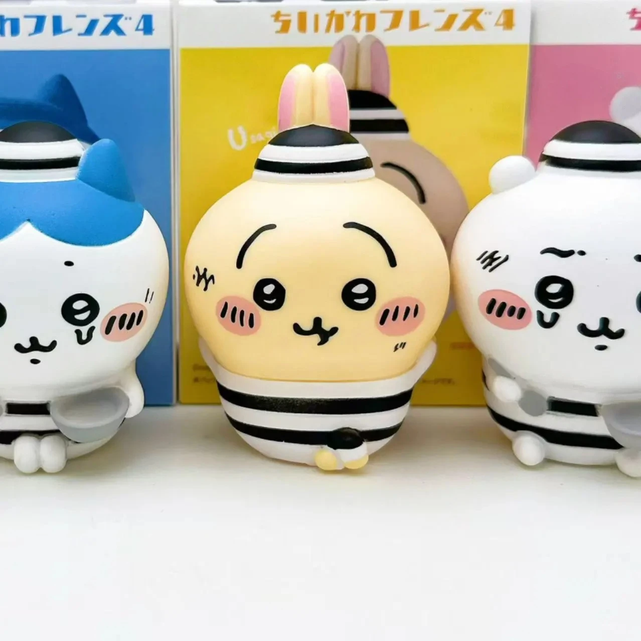 CKW JIYI Friends Series 4 Blin - đánh giá và giá Figure Display Box